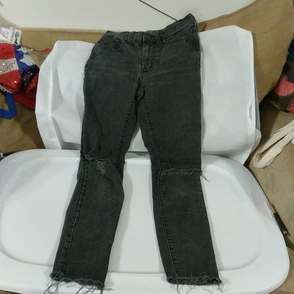 Madewell 8" High Rise Skinny Faded Black Raw Hem Distressed Jeans - size 25 - Picture 5 of 10